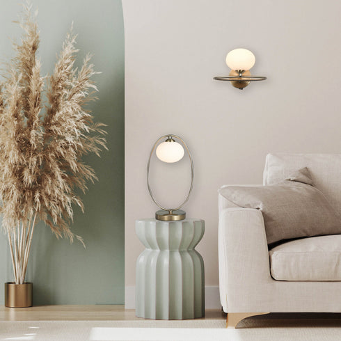 Wall luminaire in Antique Brass LL00131